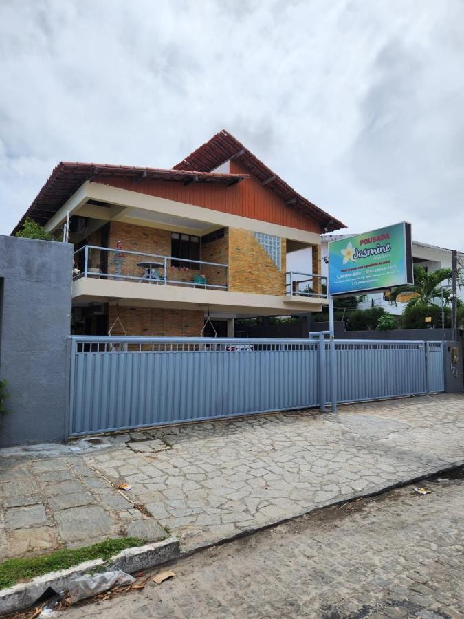 Jasmine Inn *